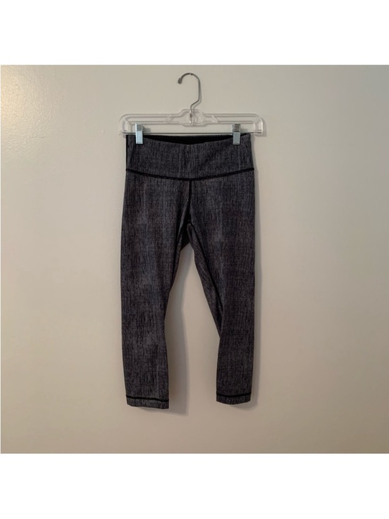 lululemon athletica Pants - lululemon athletica Heathered Charcoal Capri Leggings